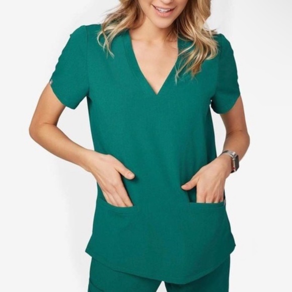 Figs Tops Figs Casma 3pocket Scrub Top Hunter Green Gently Used